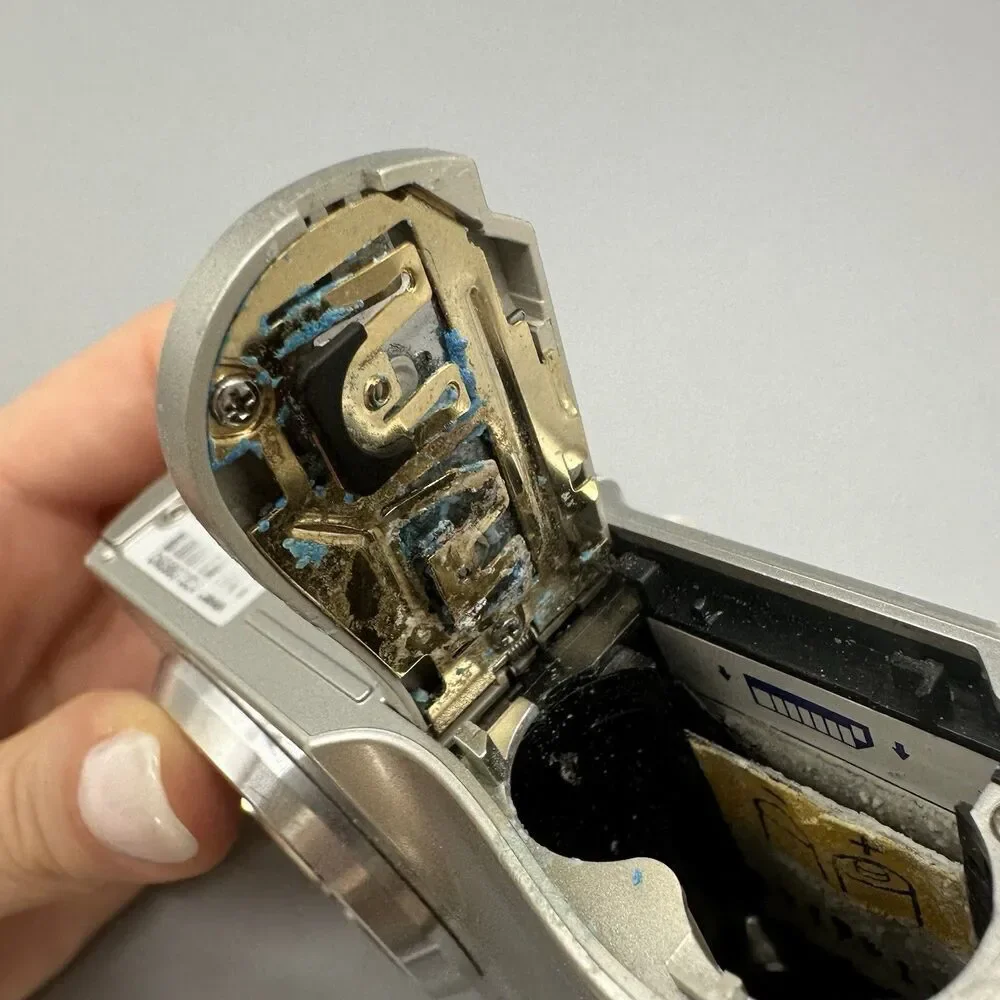 HP PhotoSmart M425 5.0 MP Digital Camera 3X Optical View For Parts Not Working